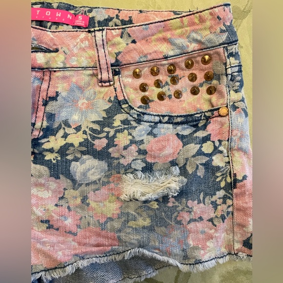 Tinseltown Denim Couture Distressed Floral Shorts Embellished Cooper Accent Sz 5 - Picture 6 of 15